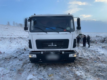 Жителя Канска насмерть придавило кузовом мусоровоза 