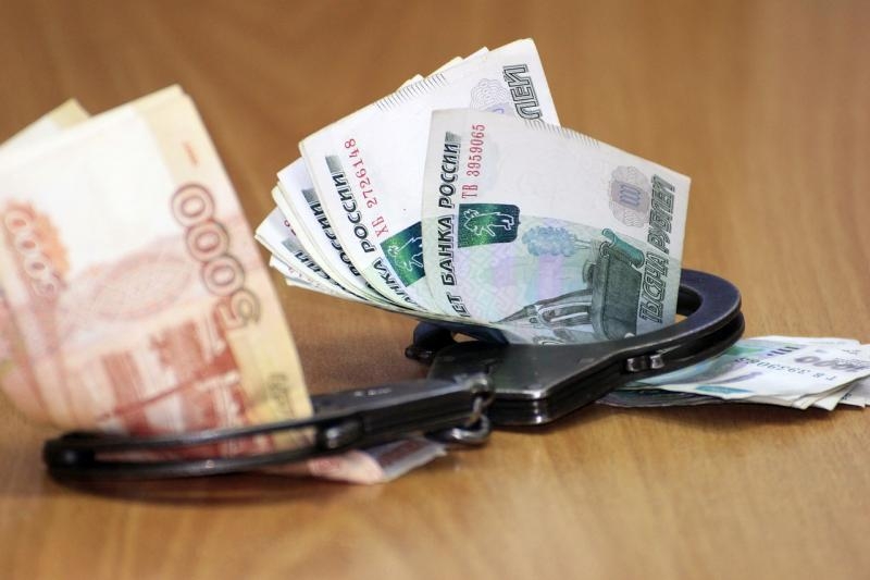 Жителя Саянска будут судить за то, что он брал кредиты по паспорту брата
